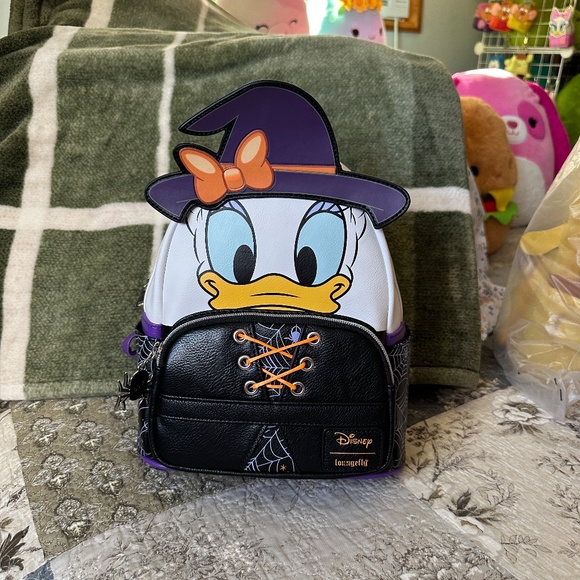 Cute Disney Loungefly - Daisy as a Witch, ,  new with tags - Picture 1 of 6